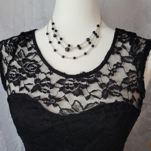 Sans Souci hi low lace dress..id#019 - Picture 2 of 5